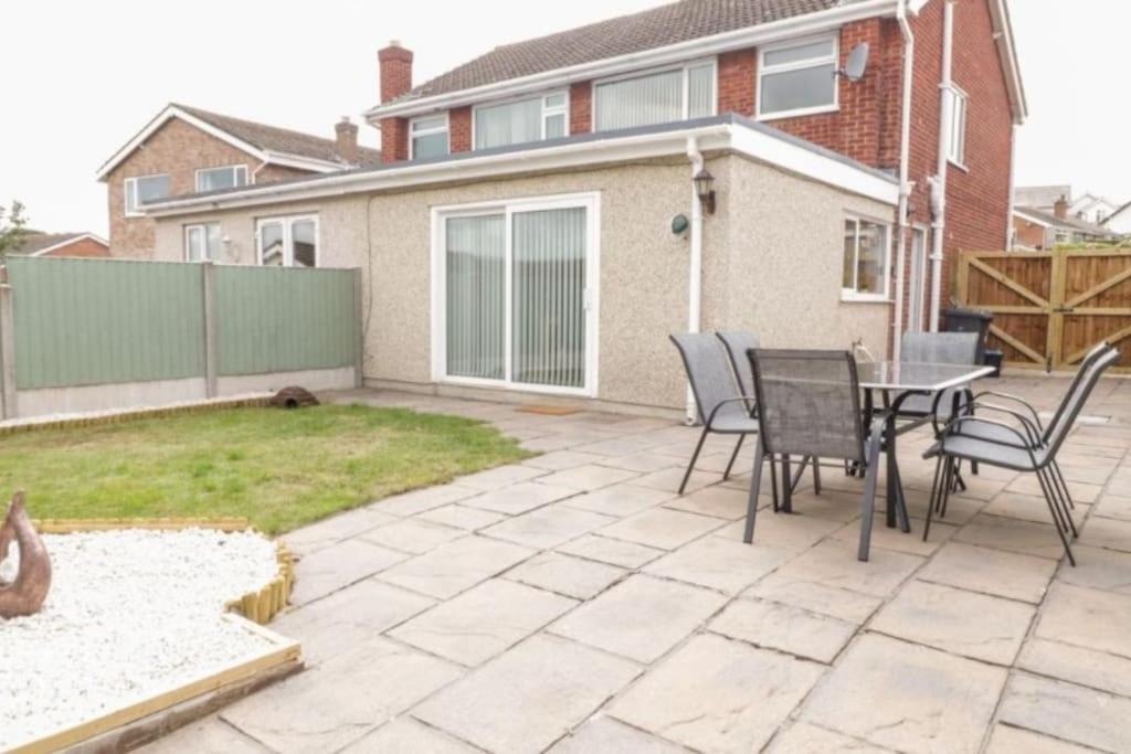 Croeso; Cosy And Ideally Located For Mountains And Beaches
