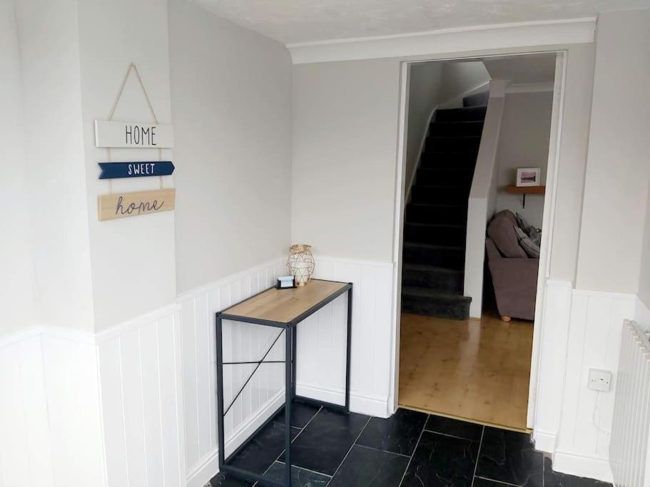 Croeso; Cosy And Ideally Located For Mountains And Beaches Holiday home *
