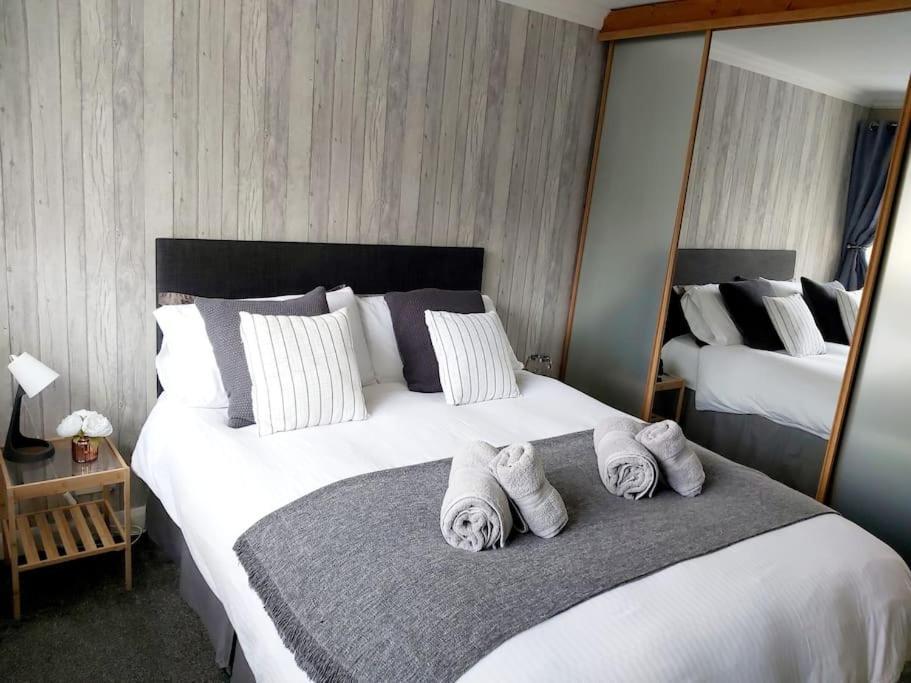 Croeso; Cosy And Ideally Located For Mountains And Beaches Holiday home *